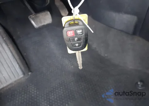 2015 Toyota Corolla Le z USA, uszkodzony, nr VIN 2T1BURHE4FC382193